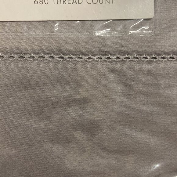 Hotel Collection Extra Deep Flat Sheet 680 Thread count - Picture 5 of 7